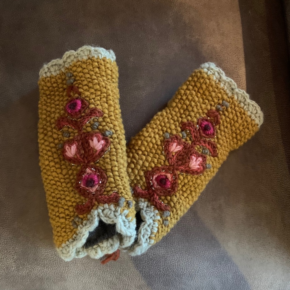 French Knot Hand Warmers - NWOT